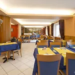 Melba Hotell