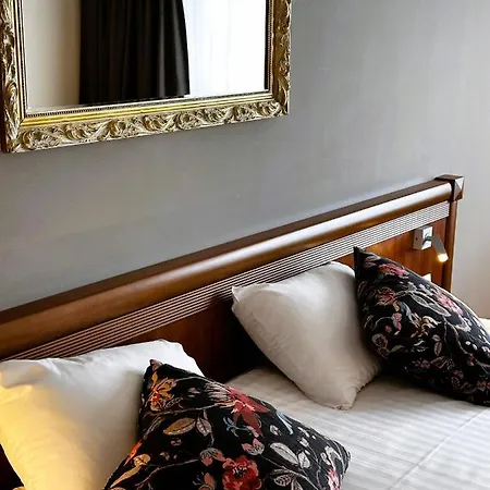 Melba Hotel